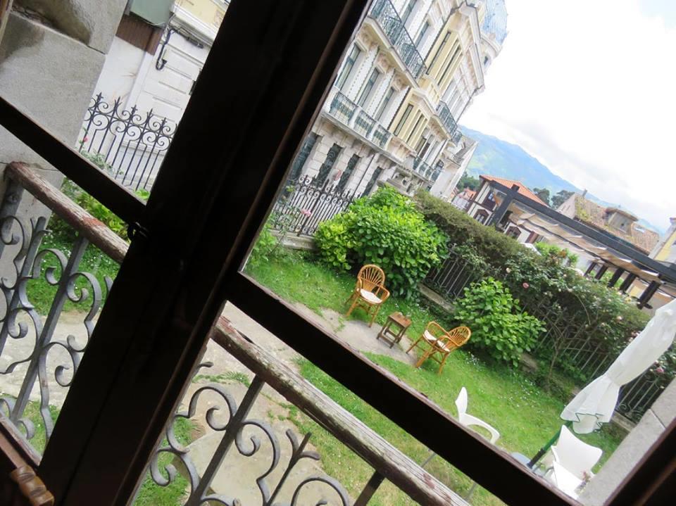 Albergue La Casona Del Peregrino Llanes Exterior photo